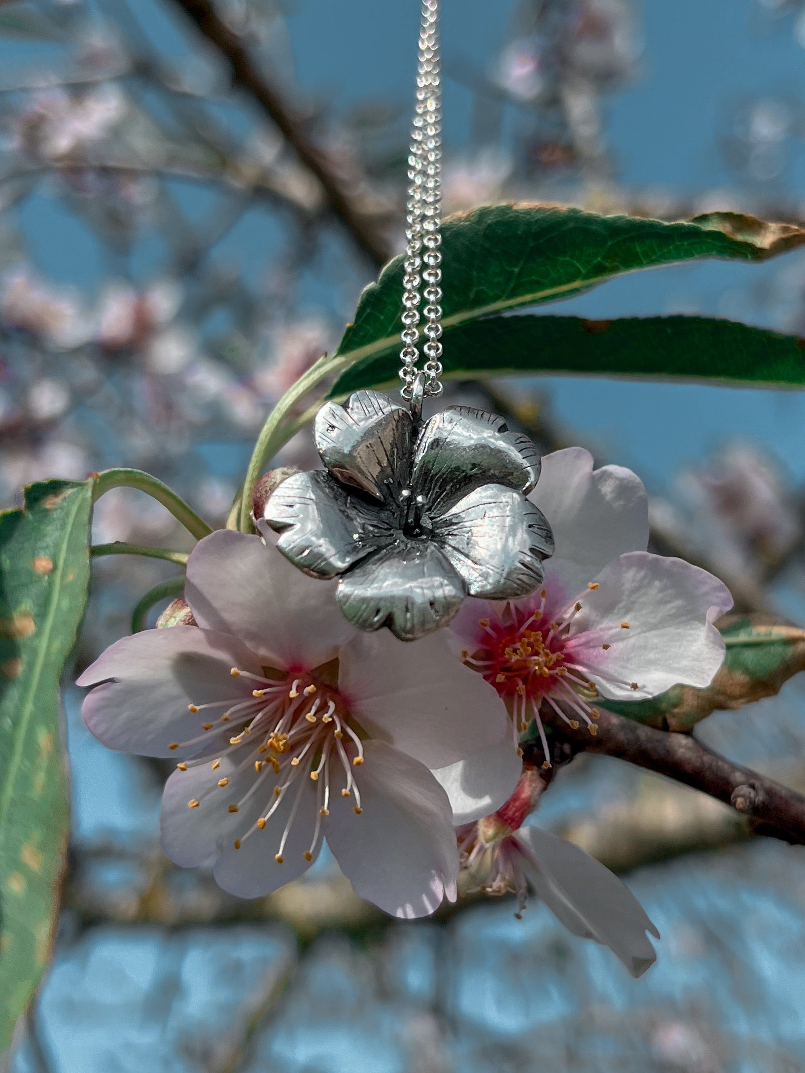 Colgante flor de almendro