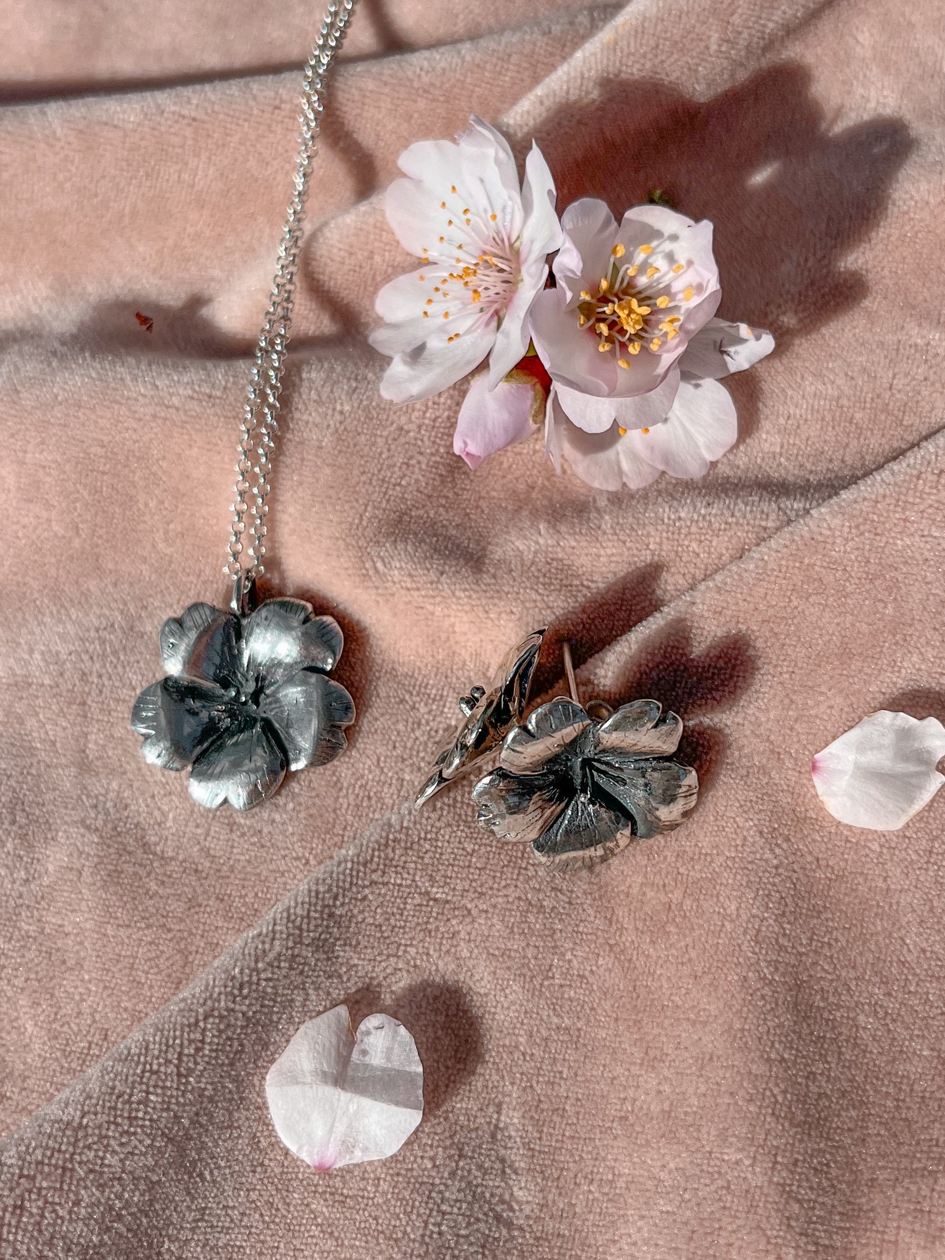 Colgante flor de almendro